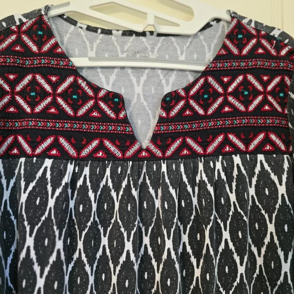 Kim Rogers XL Cotton Black White & Red Tribal Print Split Neck Top / Blouse